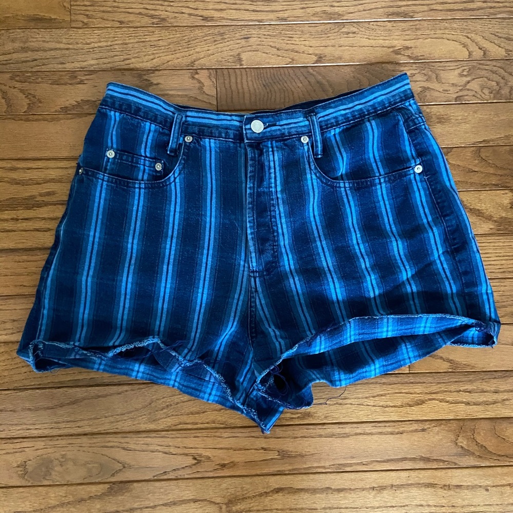 STRIPED VINTAGE GUESS SHORTS - Picture 2 of 8